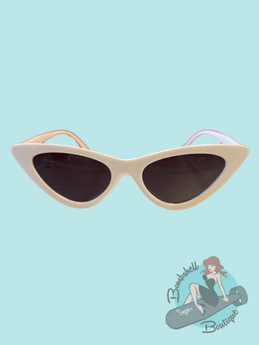 Bombshell Shades - Classic Cat Eye Sunglasses