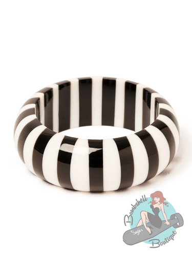 Striped bangle for a pinup or goth or rockabilly style