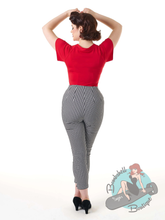 Pretty Retro 1950s Capri Pants