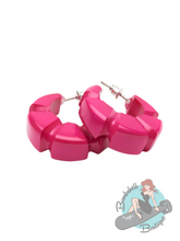 Splendette Iris Pink Heavy Carve Hoop Earrings