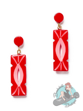 Pink carved tropical vintage style earrings